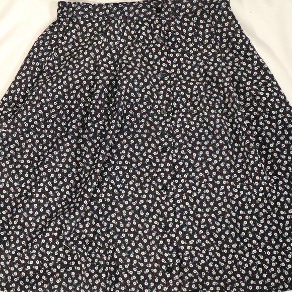 KATHIE LEE Black and White Floral Print A-Line Skirt Sz 10 - Picture 2 of 8